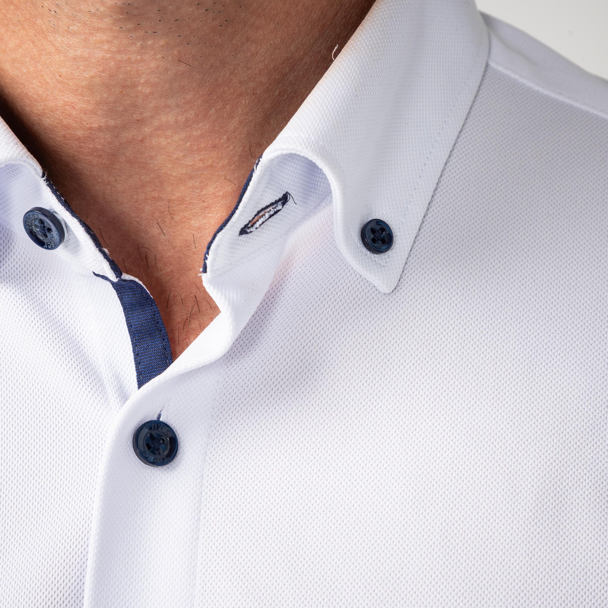Performance Hemd Button-Down Weiss/Marine - Noser Fashion AG